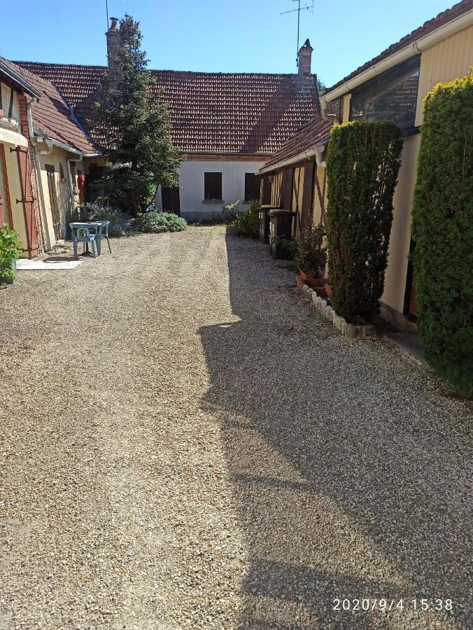 Agreable Studio Dans Le Centre Historique La Ferté-Saint-Aubin Екстериор снимка